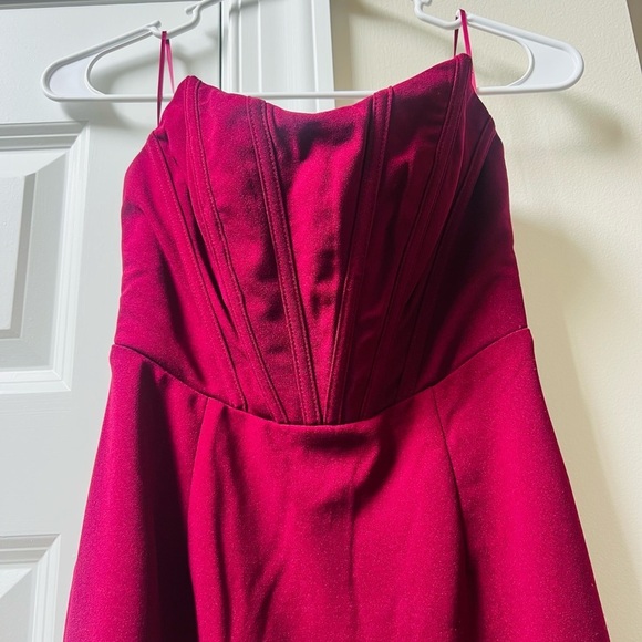 Fashion Nova xs Elegant Burgundy Strapless Evening Gown - Picture 2 of 4